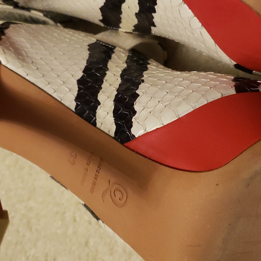 Alexander mcqueen size 39 color red white black and a little blue 💙 100% Authen - Picture 10 of 17